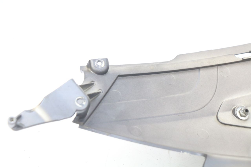 photo de FLANC POSTERIORE SINISTRO PEUGEOT GEOPOLIS 400 (2007 - 2013) - Stato della superficie e materiale