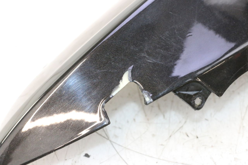 photo de PARAFANGO POSTERIORE SINISTRO GILERA GP 800 (2007 - 2013) - Stato della superficie e materiale