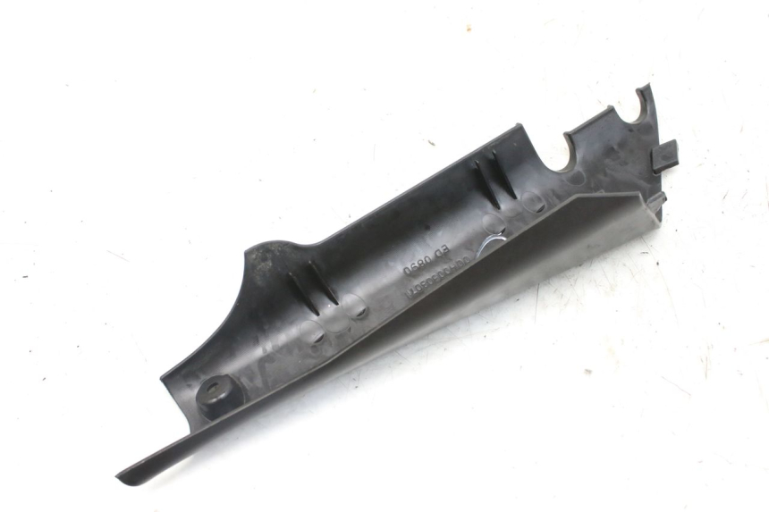 photo de FLANC POSTERIORE SINISTRO DERBI GPR 50 (2004 - 2009) - Dettaglio del componente