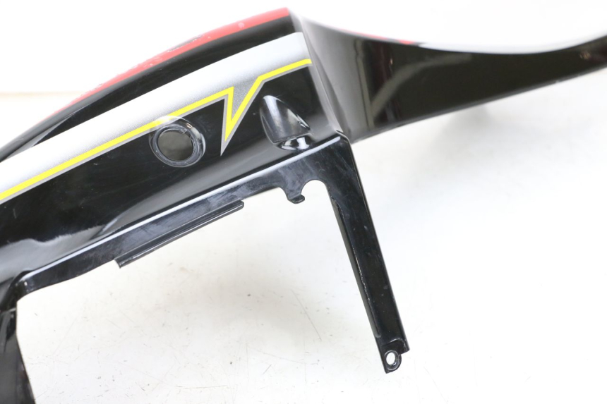 photo de CARENA POSTERIORE SINISTRA HYOSUNG GTR 125 (2006 - 2008) - Dettagli dei punti di fissaggio