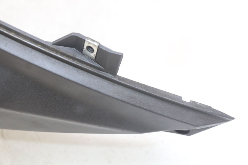 photo de FLANC POSTERIORE SINISTRO SYM GTS EFI 125 (2012 - 2016) - Zoom sullo stato d'uso