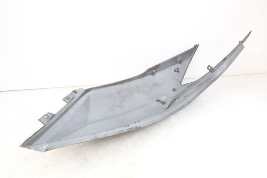 photo de FLANC POSTERIORE SINISTRO SYM GTS EFI 125 (2012 - 2016) - Primo piano tecnico