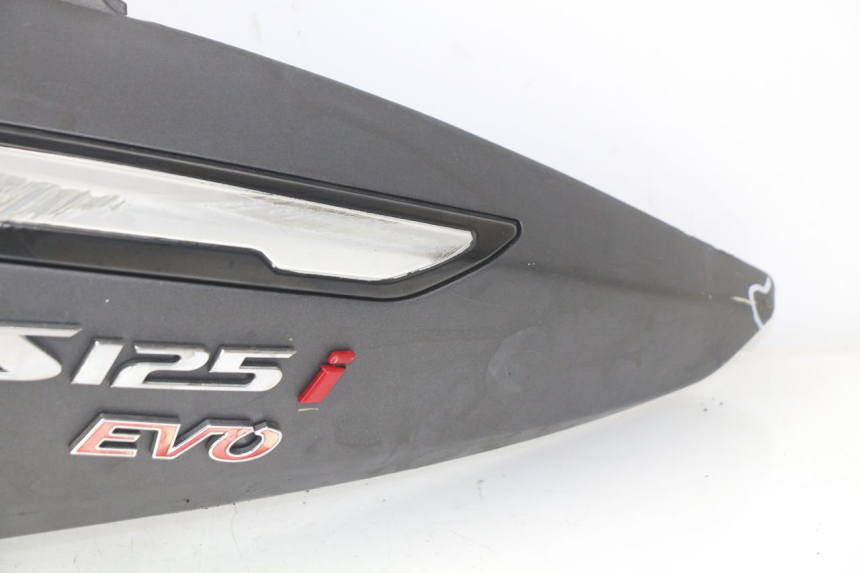 photo de FLANC POSTERIORE SINISTRO SYM GTS EVO 125 (2009 - 2013) - Angolazione alternativa