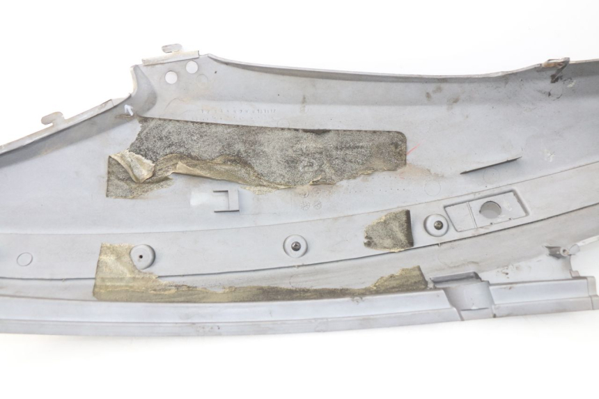 photo de FLANC POSTERIORE SINISTRO SYM GTS EVO 125 (2009 - 2013) - Altra angolazione