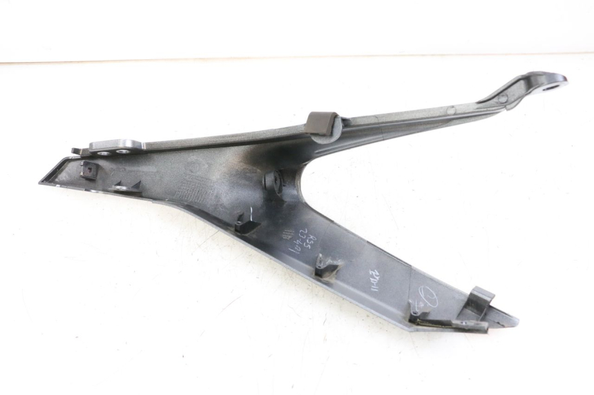 photo de CARENA POSTERIORE SINISTRA HUSQVARNA SVARTPILEN 401 (2018 - 2023) - Zoom sullo stato d'uso