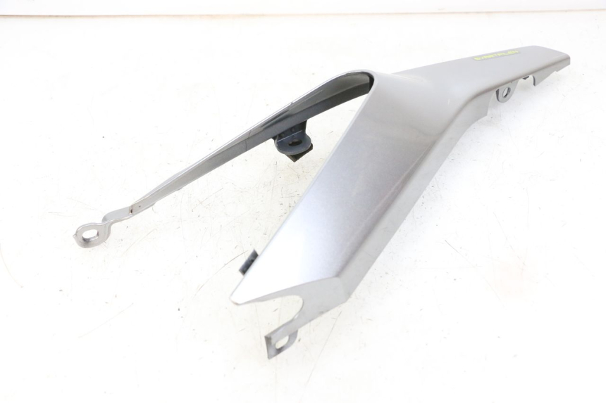 photo de CARENA POSTERIORE SINISTRA HUSQVARNA SVARTPILEN 401 (2018 - 2023) - Primo piano tecnico