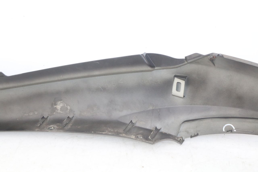 photo de FLANC POSTERIORE SINISTRO YAMAHA HW XENTER 125 (2011 - 2017) - Primo piano tecnico