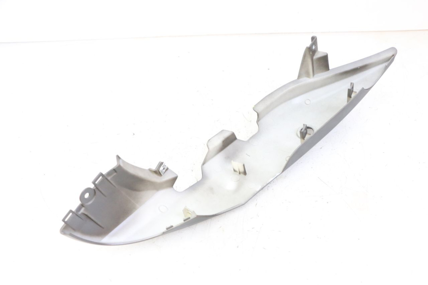 photo de CARENA POSTERIORE SINISTRA KIDEN KD125-G 125 (2018 - 2022) - Primo piano tecnico