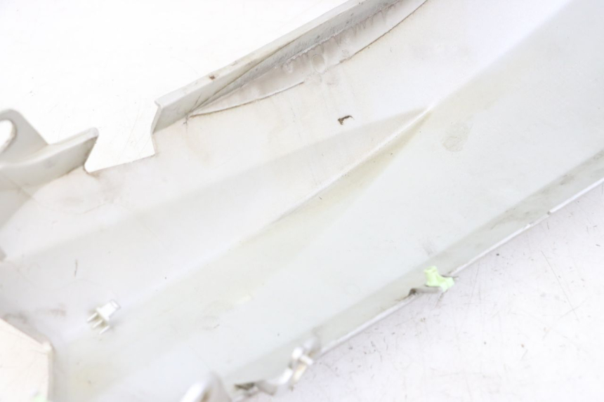 photo de CARENA POSTERIORE SINISTRA PEUGEOT KISBEE 2T 50 (2018 - 2022) - Altra angolazione