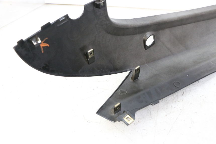 photo de CARENA POSTERIORE SINISTRA KYMCO PEOPLE S 125 (2000 - 2008) - Dettaglio del componente