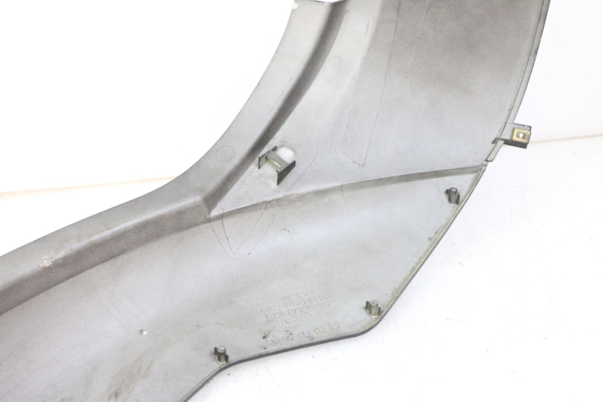 photo de CARENA POSTERIORE SINISTRA KYMCO PEOPLE S 125 (2000 - 2008) - Dettagli dei punti di fissaggio