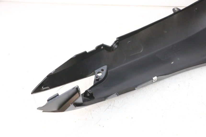 photo de CARENA POSTERIORE SINISTRA PIAGGIO MP3 HPE 300 (2019 - 2026) - Dettaglio del componente