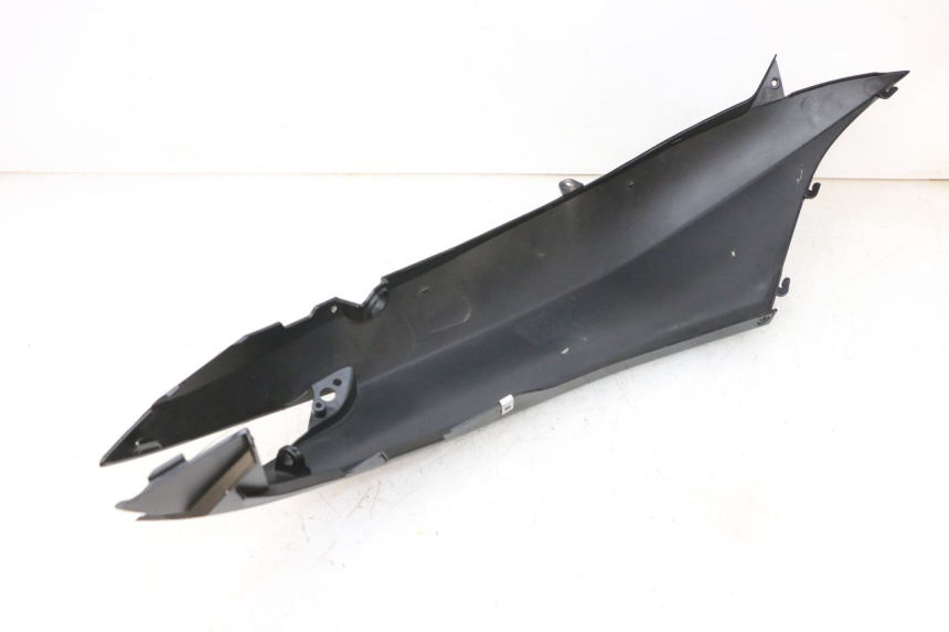 photo de CARENA POSTERIORE SINISTRA PIAGGIO MP3 HPE 300 (2019 - 2026) - Altra angolazione