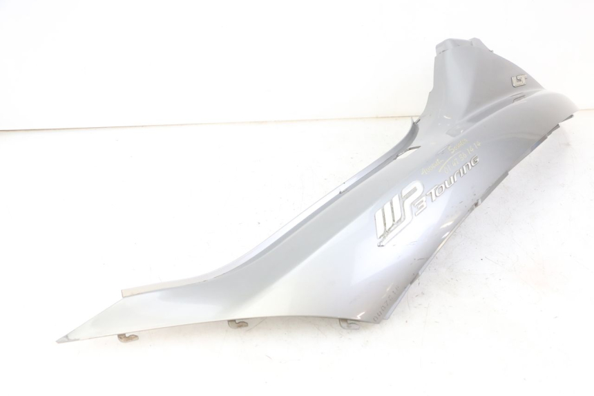 photo de CARENA POSTERIORE SINISTRA PIAGGIO MP3 LT 300 (2010 - 2016) - Stato della superficie e materiale
