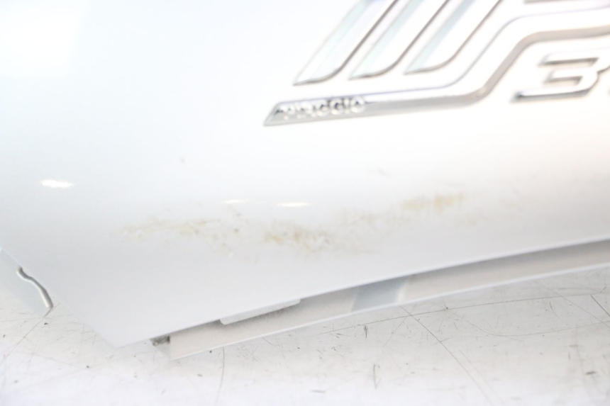 photo de CARENA POSTERIORE SINISTRA PIAGGIO MP3 LT 300 (2010 - 2016) - Caratteristiche distintive