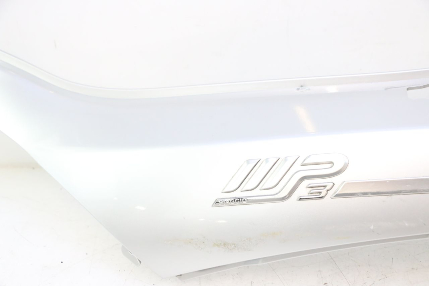 photo de CARENA POSTERIORE SINISTRA PIAGGIO MP3 LT 300 (2010 - 2016) - Zoom sui componenti