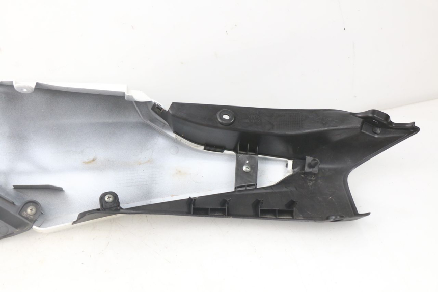 photo de PARAFANGO POSTERIORE SINISTRO MBK MW TRYPTIK 125 (2017 - 2022) - Dettagli dei punti di fissaggio