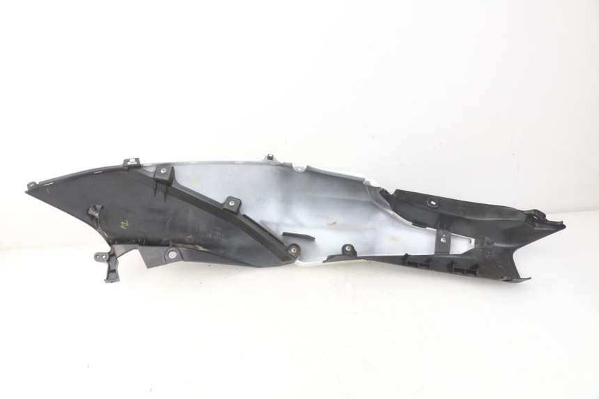 photo de PARAFANGO POSTERIORE SINISTRO MBK MW TRYPTIK 125 (2017 - 2022) - Stato della superficie e materiale