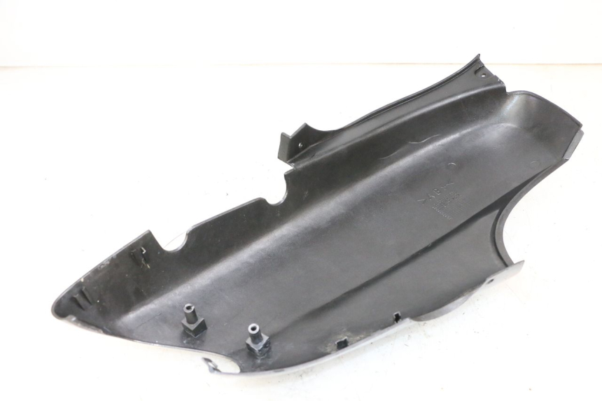 photo de CARENA POSTERIORE SINISTRA YAMAHA NEO'S NEOS 2T 50 (1998 - 2007) - Primo piano tecnico