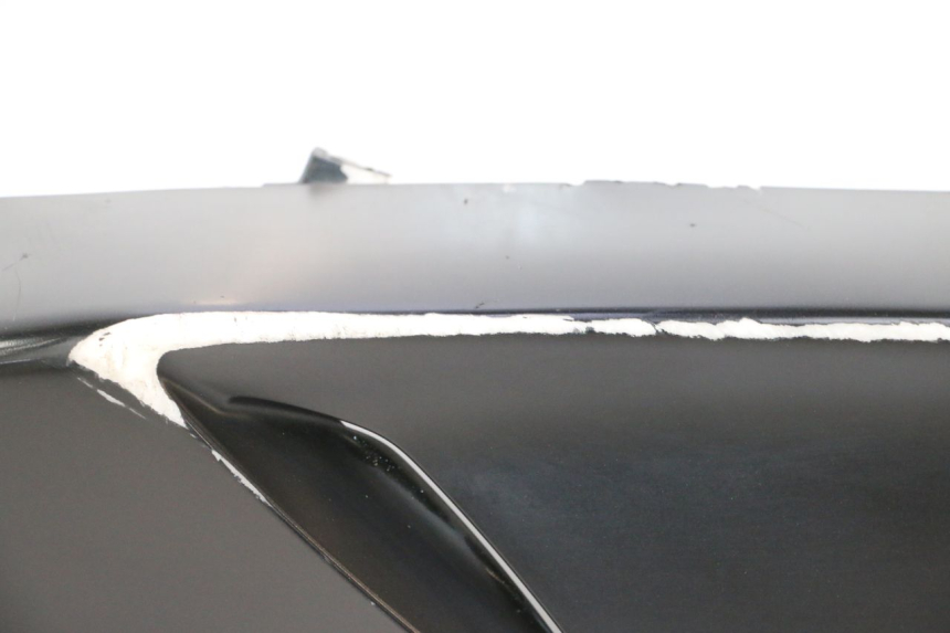 photo de CARENA POSTERIORE SINISTRA PIAGGIO NEW TYPHOON 50 (2018 - 2021) - Zoom sullo stato d'uso