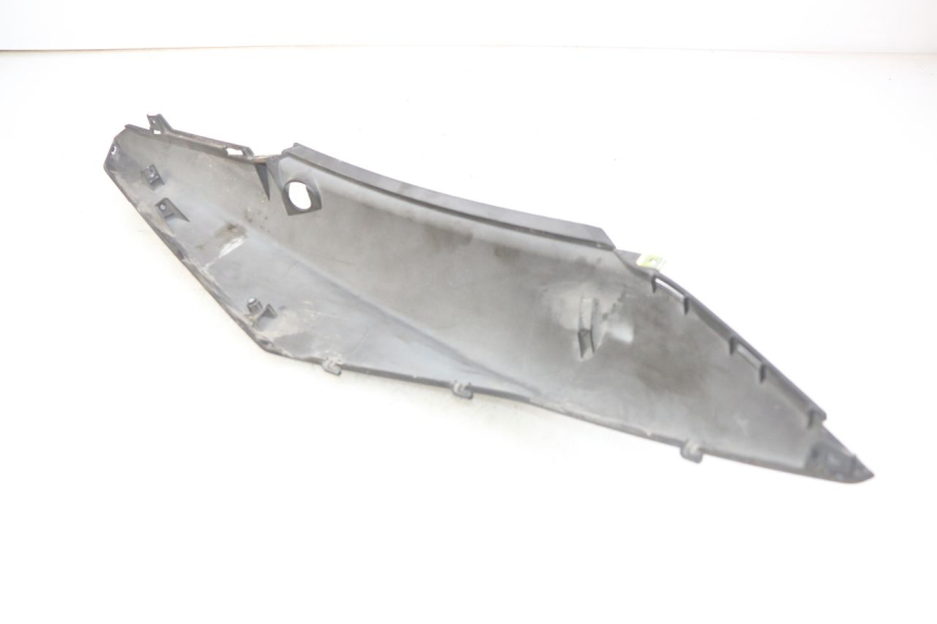 photo de CARENA POSTERIORE SINISTRA SYM ORBIT III 3 4T 50 (2021 - 2025) - Zoom sullo stato d'uso