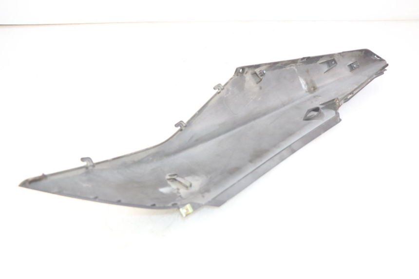 photo de CARENA POSTERIORE SINISTRA SYM ORBIT III 3 4T 50 (2021 - 2025) - Altra angolazione