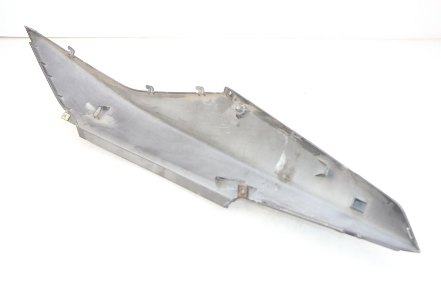 photo de CARENA POSTERIORE SINISTRA SYM ORBIT III 3 4T 50 (2021 - 2025) - Primo piano tecnico