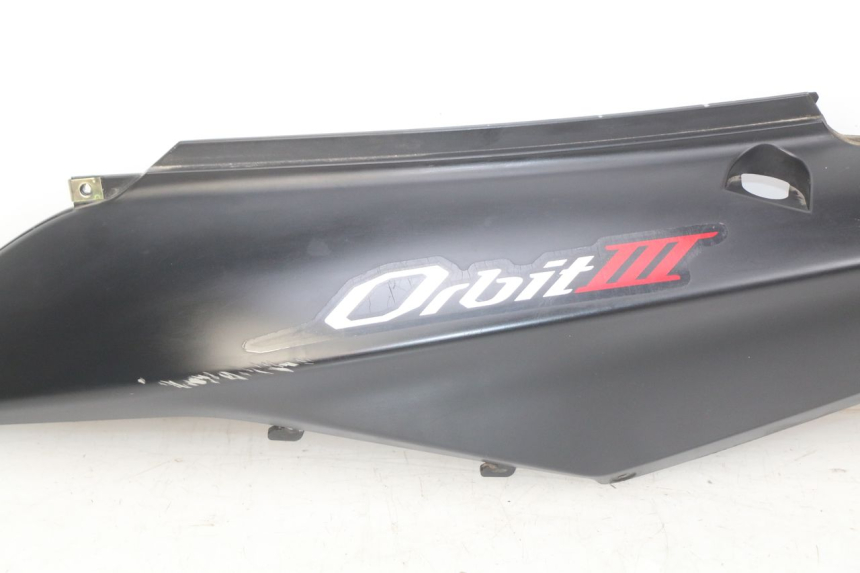 photo de CARENA POSTERIORE SINISTRA SYM ORBIT III 3 4T 50 (2021 - 2025) - Ricambio usato controllato
