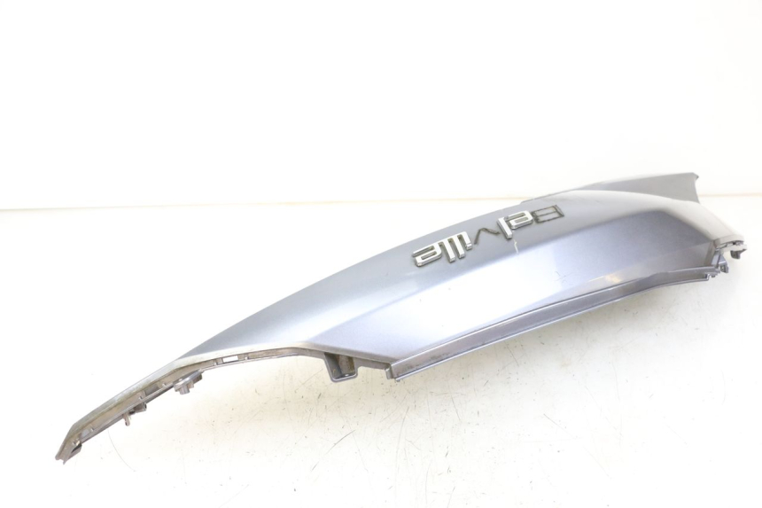 photo de CARENA POSTERIORE SINISTRA PEUGEOT BELVILLE 125 (2017 - 2021) - Dettagli dei punti di fissaggio