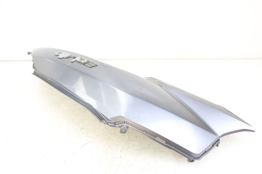 photo de CARENA POSTERIORE SINISTRA PEUGEOT BELVILLE 125 (2017 - 2021) - Stato della superficie e materiale