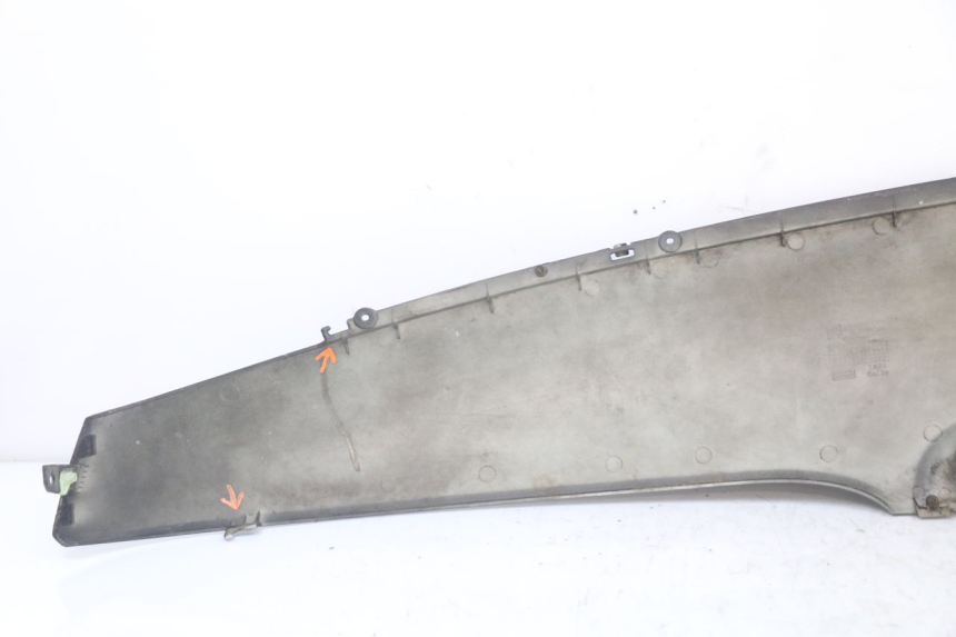 photo de CARENA POSTERIORE SINISTRA PEUGEOT DJANGO 125 (2014 - 2017) - Ricambio usato controllato