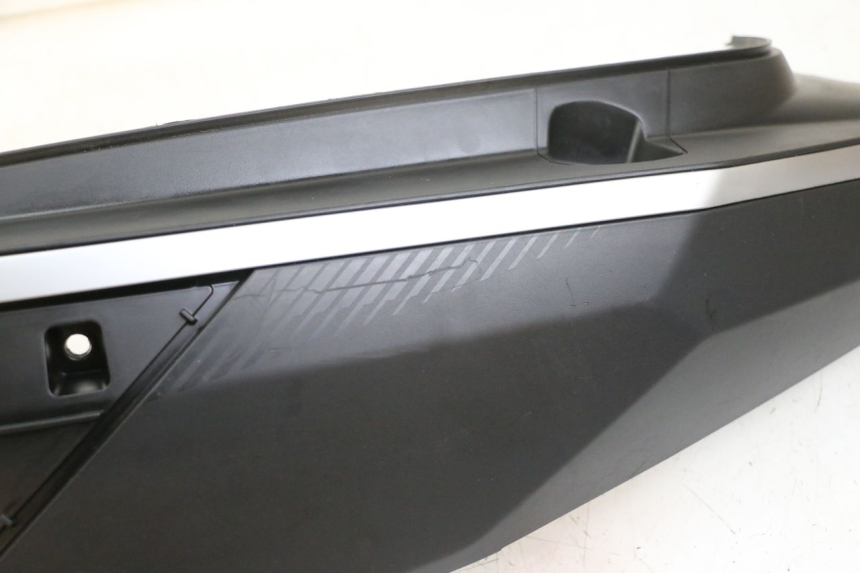 photo de FLANC POSTERIORE SINISTRO PEUGEOT TWEET 4T 50 (2023 - 2025) - Dettaglio del componente