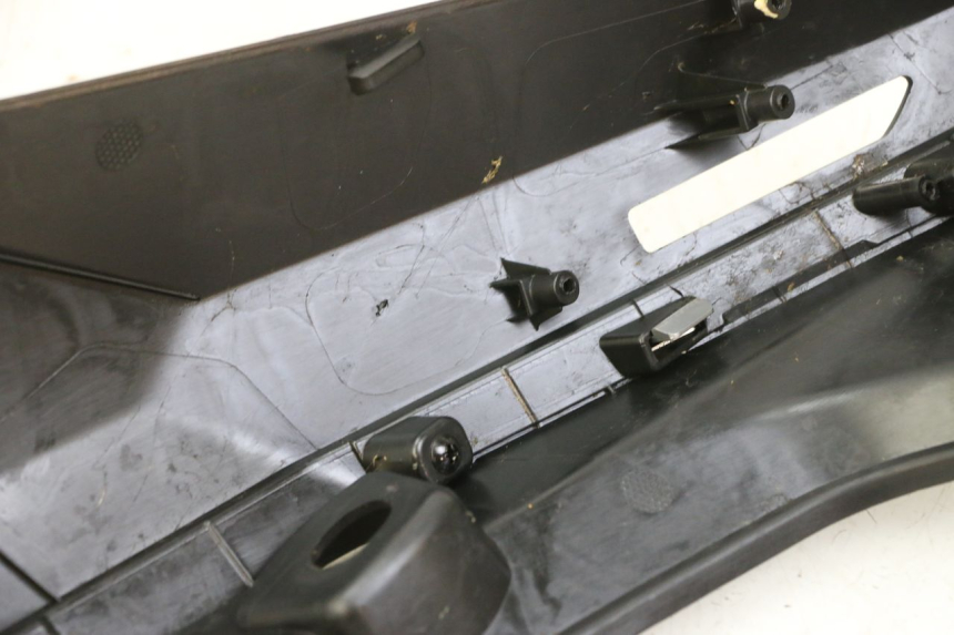 photo de FLANC POSTERIORE SINISTRO PEUGEOT TWEET 4T 50 (2023 - 2025) - Primo piano tecnico