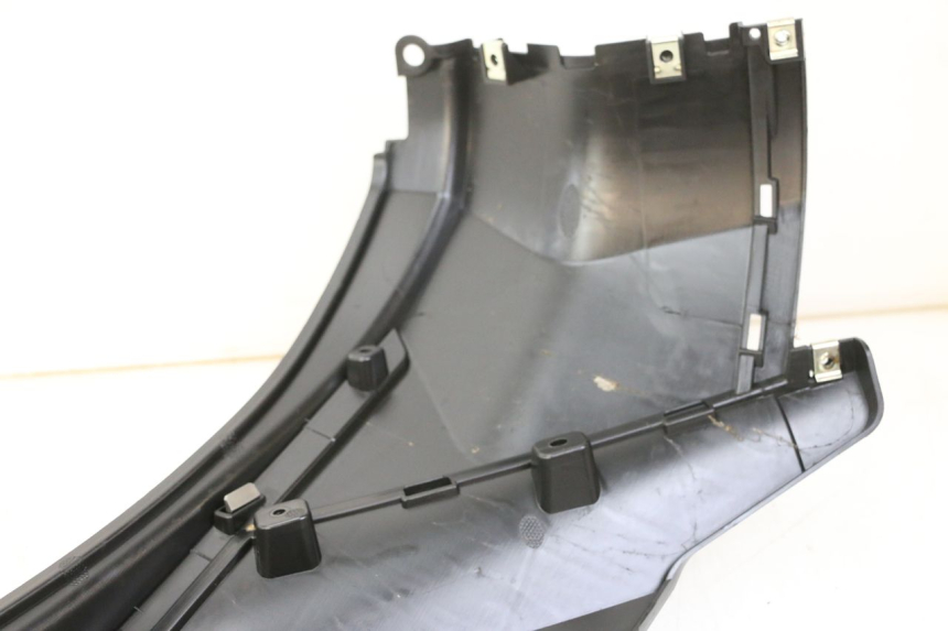 photo de FLANC POSTERIORE SINISTRO PEUGEOT TWEET 4T 50 (2023 - 2025) - Stato della superficie e materiale