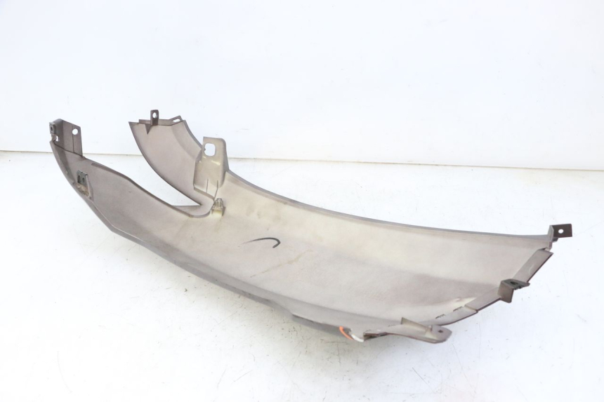 photo de CARENA POSTERIORE SINISTRA PEUGEOT VIVACITY 125 (2010 - 2017) - Zoom sullo stato d'uso