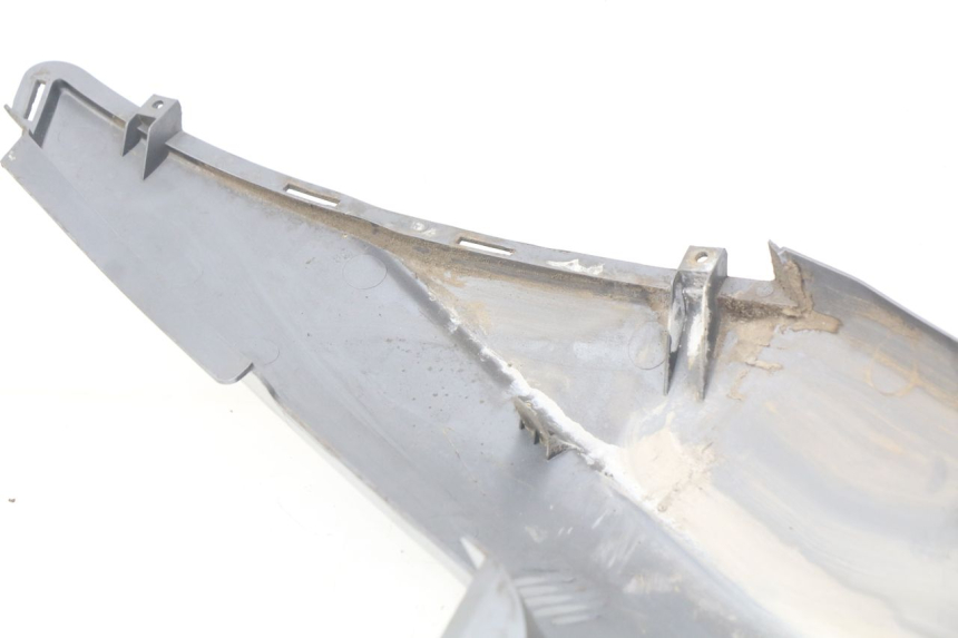 photo de FLANC POSTERIORE SINISTRO DAELIM S2 125 (2006 - 2007) - Dettagli dei punti di fissaggio