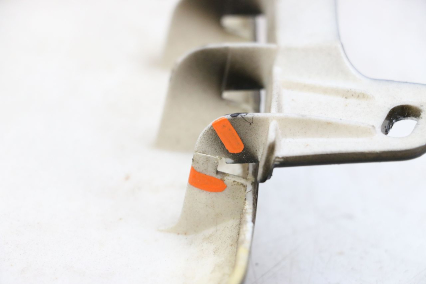 photo de FLANC POSTERIORE SINISTRO JM MOTORS SANTANA 50 (2014 - 2023) - Primo piano tecnico