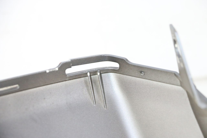 photo de CARENA POSTERIORE SINISTRA PEUGEOT SATELIS 125 (2013 - 2018) - Altra angolazione