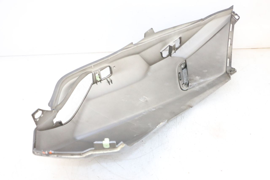 photo de CARENA POSTERIORE SINISTRA PEUGEOT SATELIS 125 (2013 - 2018) - Vista d'insieme del prodotto