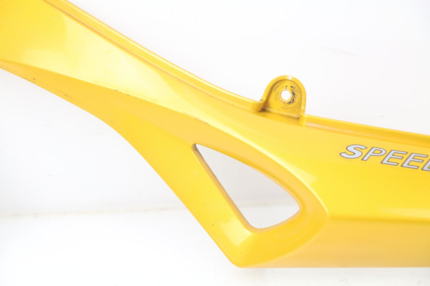 photo de CARENA POSTERIORE SINISTRA TRIUMPH SPEED TRIPLE 1050 (2005 - 2007) - Marcature e riferimenti originali