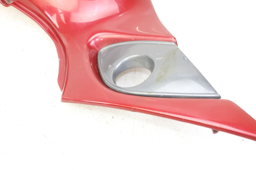 photo de CARENA POSTERIORE SINISTRA TRIUMPH SPRINT 900 (1995 - 1998) - Primo piano ad alta risoluzione