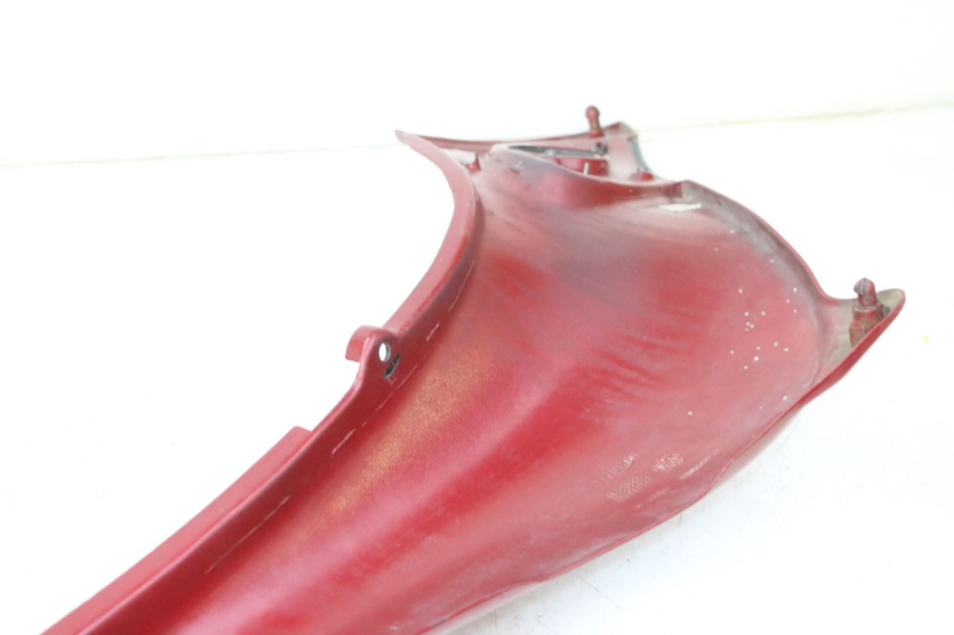 photo de CARENA POSTERIORE SINISTRA TRIUMPH SPRINT 900 (1995 - 1998) - Primo piano tecnico