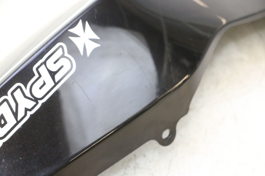 photo de CARENA POSTERIORE SINISTRA CAN-AM SPYDER RS 1000 (2008 - 2012) - Primo piano ad alta risoluzione