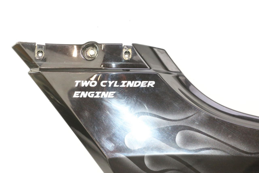 photo de CARENA POSTERIORE SINISTRA CAN-AM SPYDER RS 1000 (2008 - 2012) - Primo piano tecnico