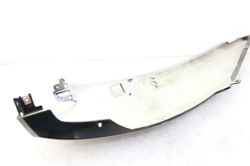 photo de CARENA POSTERIORE SINISTRA RAZZO STEED 125 (2012 - 2018) - Dettagli dei punti di fissaggio