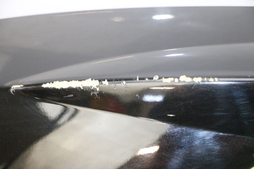 photo de CARENA POSTERIORE SINISTRA PEUGEOT STREETZONE I NAKED 2T 50 (2018 - 2020) - Zoom sui componenti