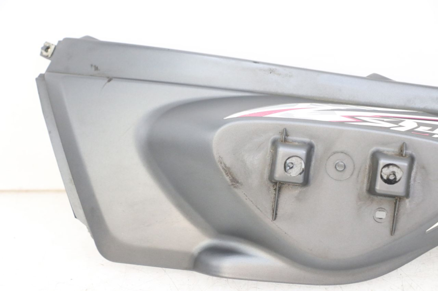 photo de FLANC POSTERIORE SINISTRO MBK STUNT NAKED 50 (2004 - 2018) - Zoom sui componenti