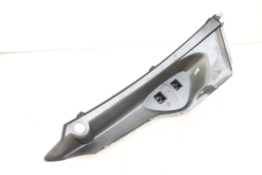 photo de FLANC POSTERIORE SINISTRO MBK STUNT NAKED 50 (2004 - 2018) - Dettagli dei punti di fissaggio