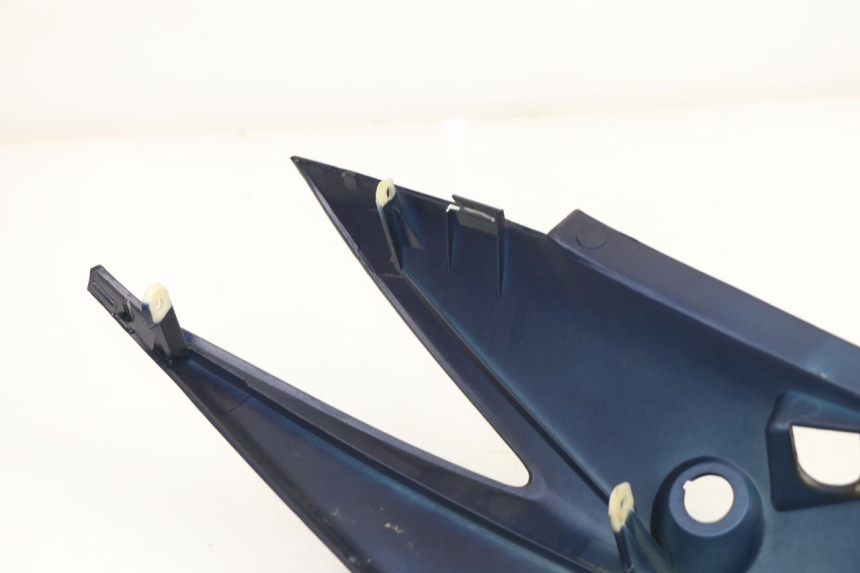 photo de CARENA POSTERIORE SINISTRA PEUGEOT SUM UP 125 (2008 - 2013) - Zoom sullo stato d'uso