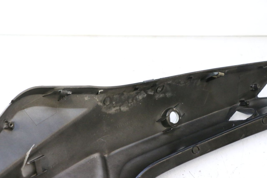 photo de CARENA POSTERIORE SINISTRA KYMCO SUPER 8 2T 50 (2007 - 2013) - Caratteristiche distintive